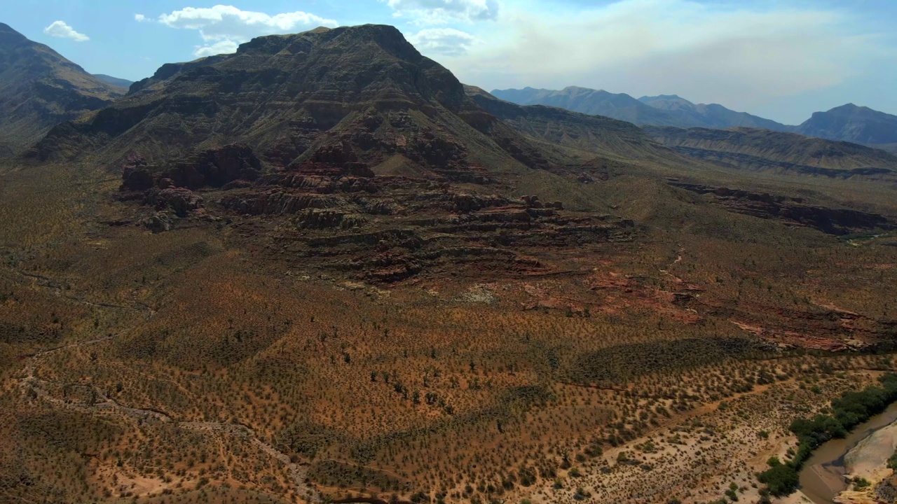 无人机拍摄的亚利桑那州沙漠视频素材