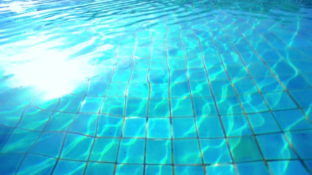 4K铜游泳池瓷砖水和纹理视频下载