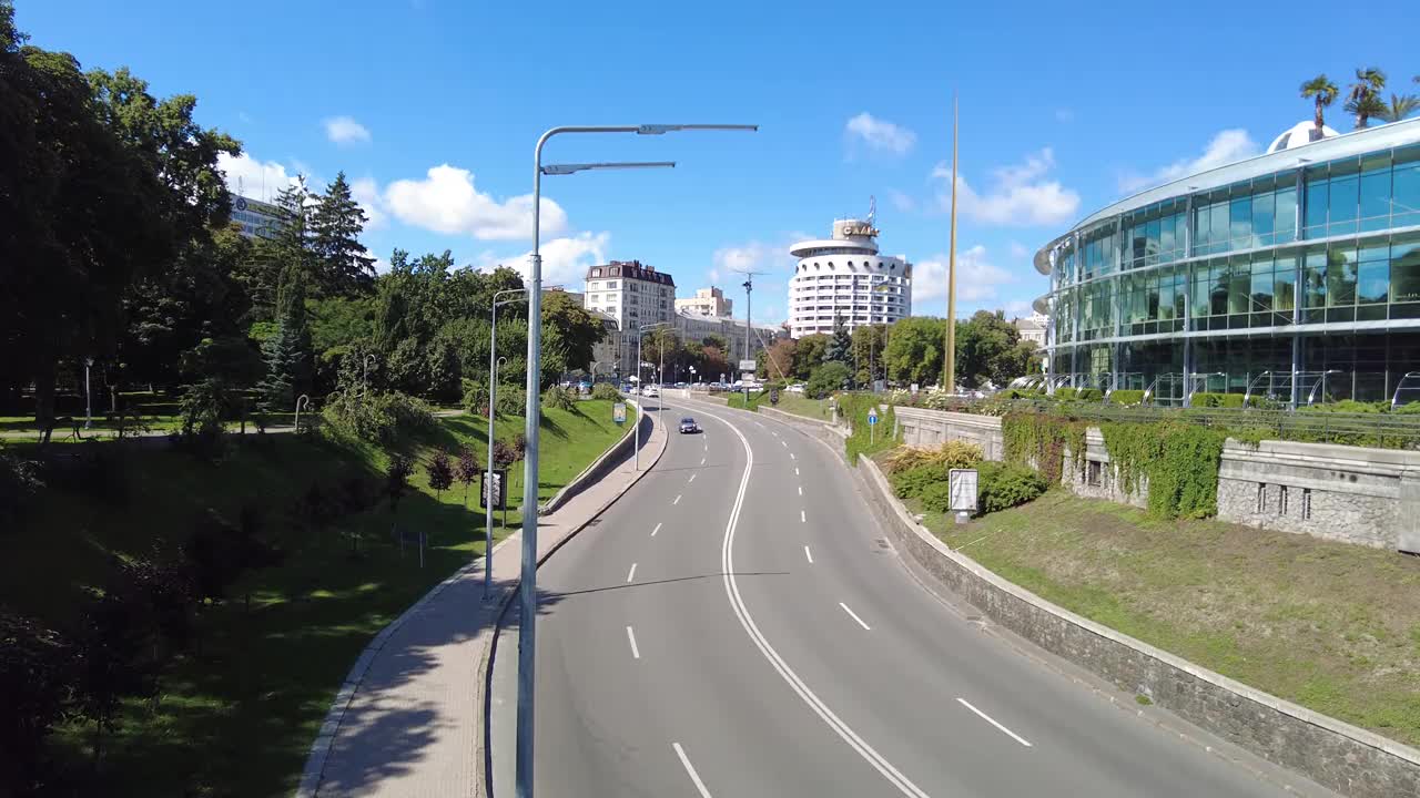 道路交通-基辅-乌卡里纳-第五部分视频素材