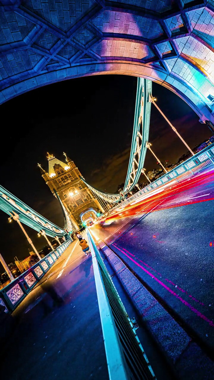 交通穿越塔桥，伦敦，英国视频素材