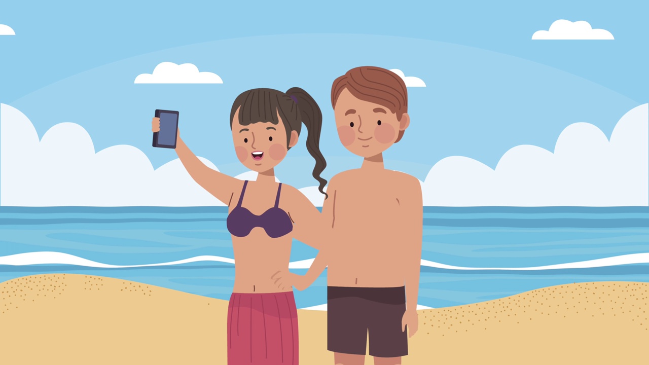 年轻的游客情侣在海景中自拍视频下载