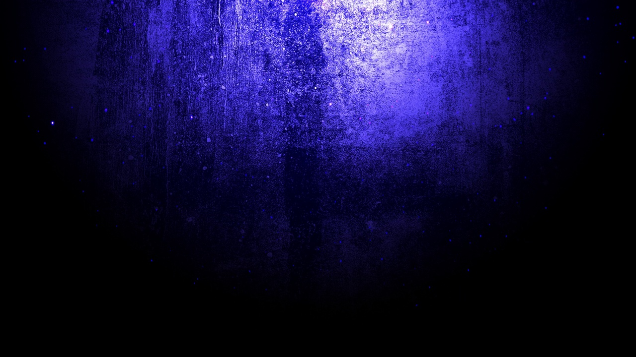 前景中漂浮着一堵破旧的蓝色铁墙，上面漂浮着灰尘颗粒。视频素材