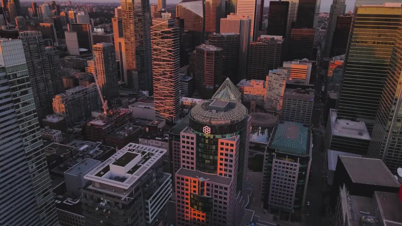鸟瞰多伦多的日落视频下载