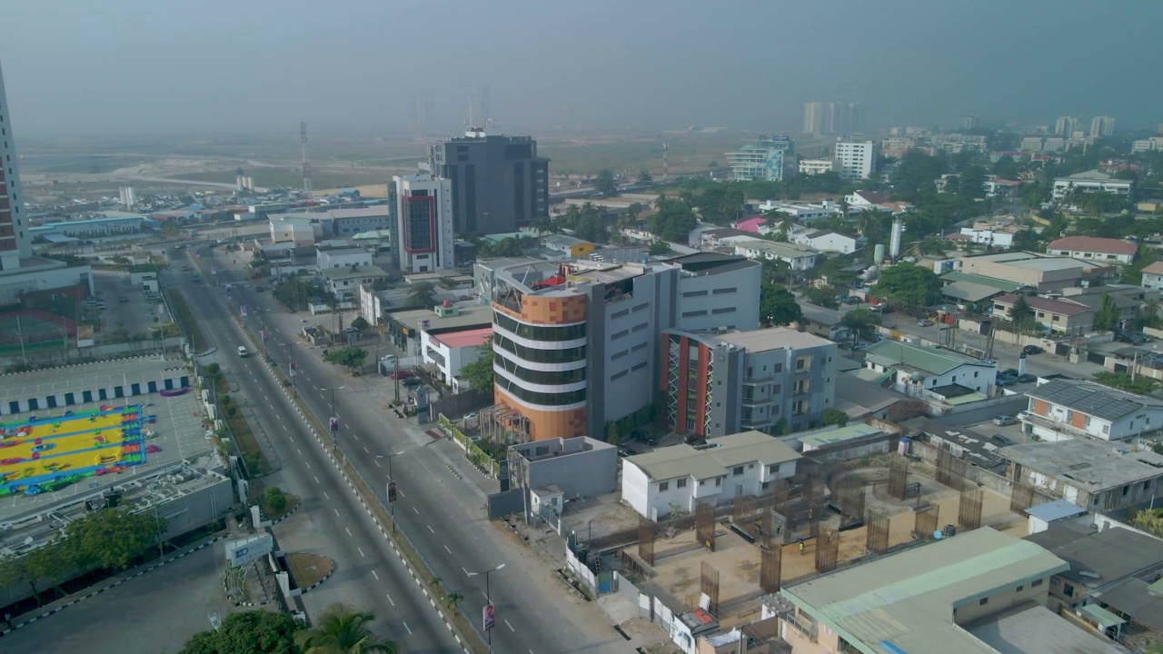尼日利亚拉各斯维多利亚岛的无人机视图视频素材