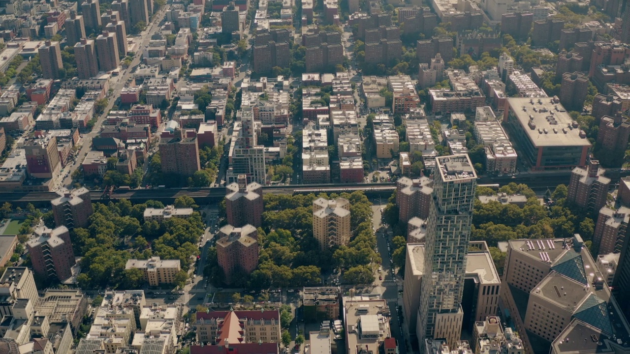 鸟瞰图的纽约市社区4K视频下载