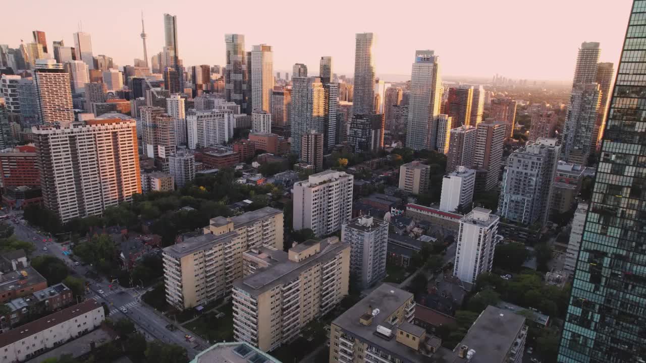 加拿大一个大都市的日落鸟瞰图视频下载
