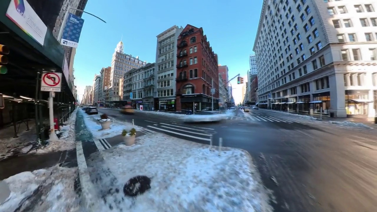 在纽约的麦迪逊广场漫步视频素材