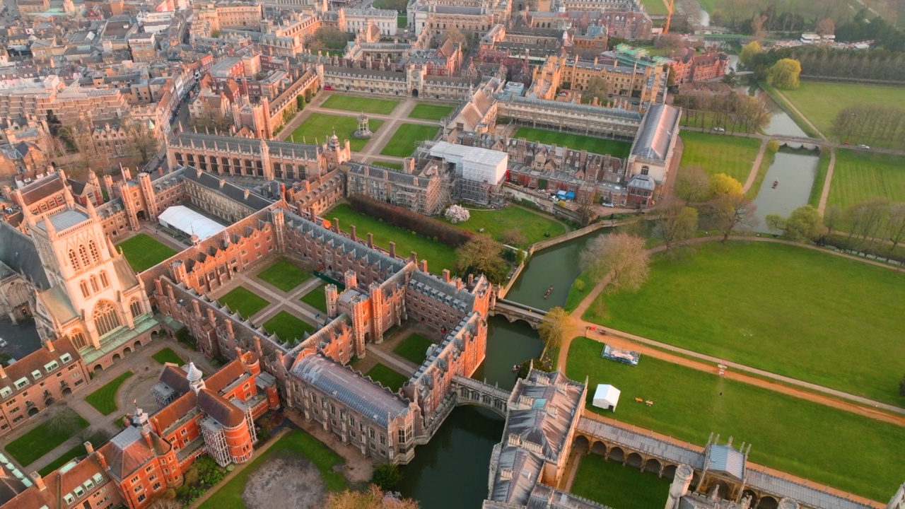 英国剑桥大学和学院的鸟瞰图视频素材