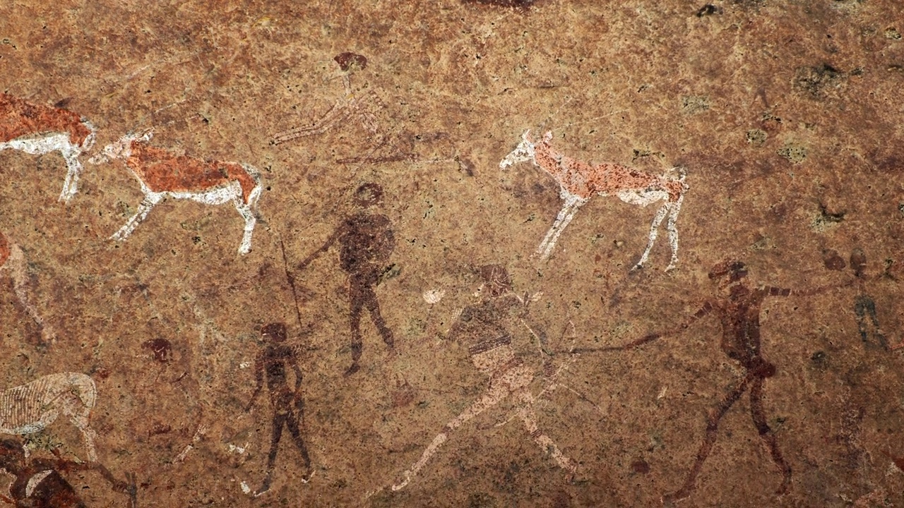 古老的史前岩画，被称为“Brandberg的白色女士”，可以追溯到至少2000年前，位于非洲纳米比亚达马拉兰的Brandberg山脚下视频下载