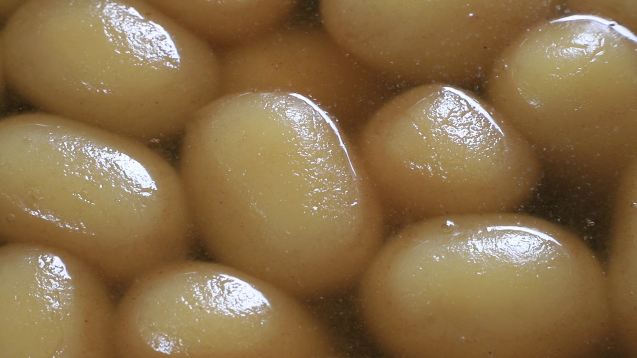 高角度聚焦Rosogolla孟加拉传统美食视频素材