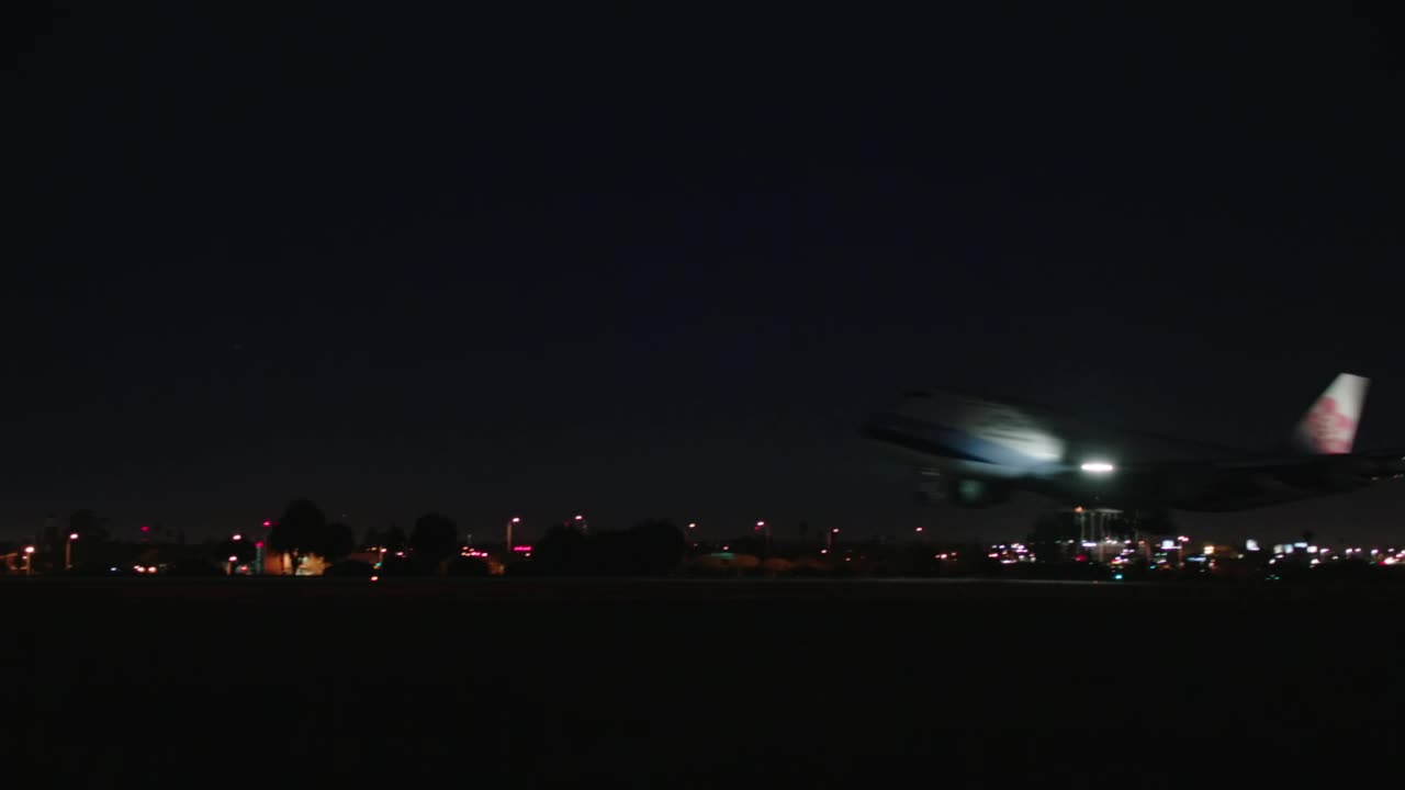 中国航空公司波音747在洛杉矶国际机场降落视频素材
