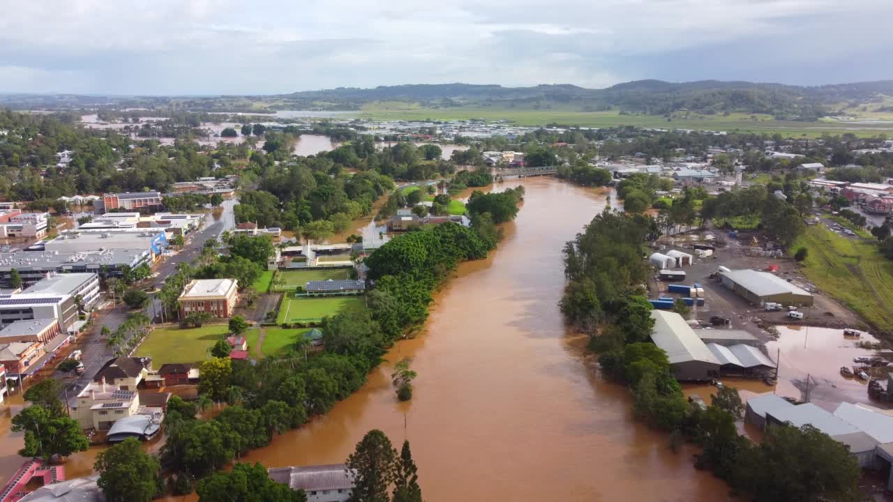 澳大利亚新南威尔士州利斯莫尔洪水的鸟瞰图视频素材