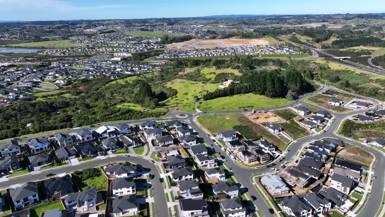 空中城市和海岸线在奥克兰，新西兰视频素材