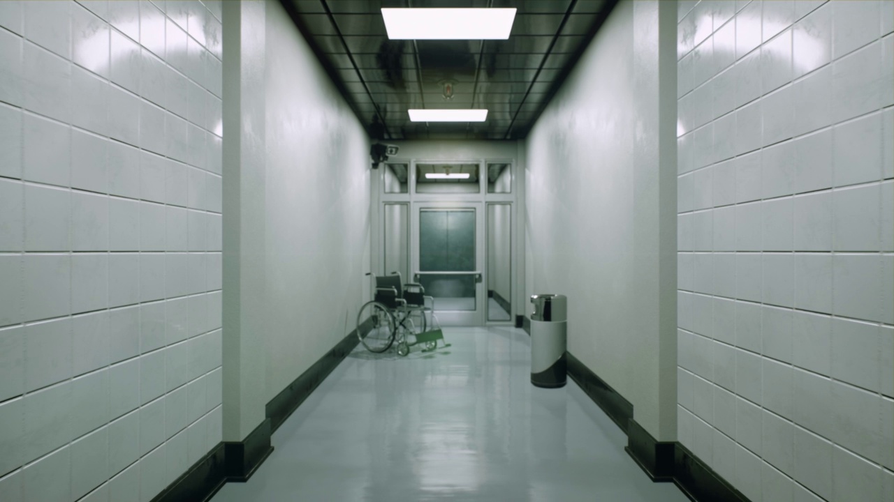 废弃的医院走廊里有轮椅。医疗中心的走廊神秘的医疗走廊。这部动画非常适合医学、科学和科幻背景。视频下载