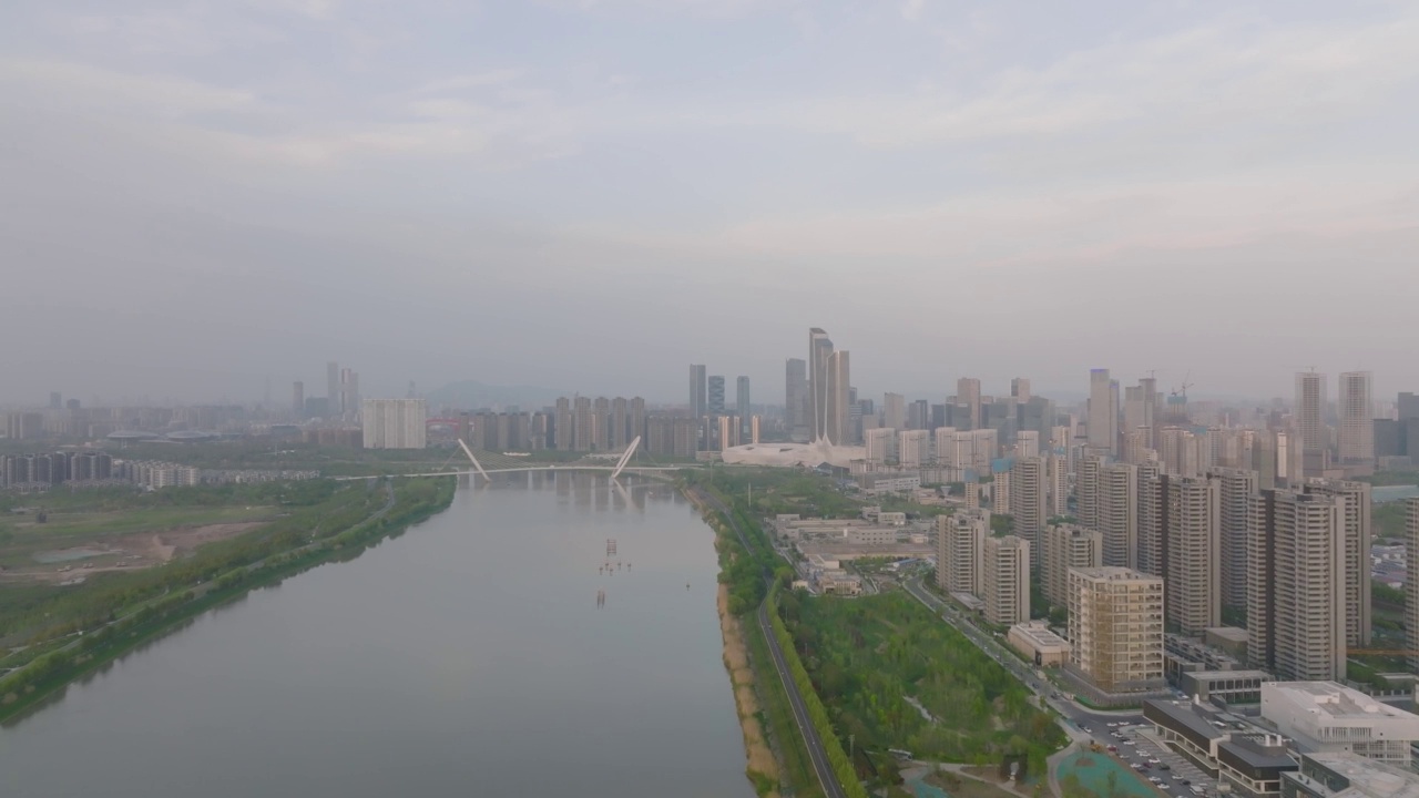 长江沿岸的现代化城市视频下载
