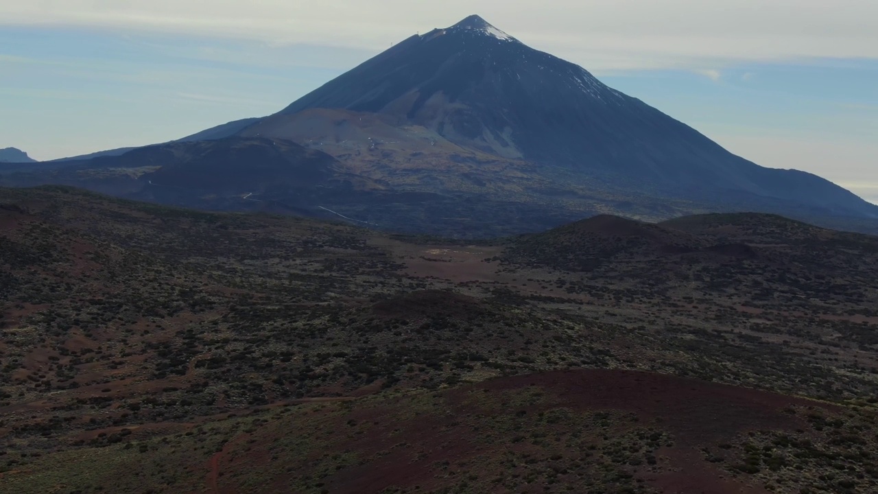 无人机接近El Teide火山，特内里费，加那利群岛，西班牙视频素材