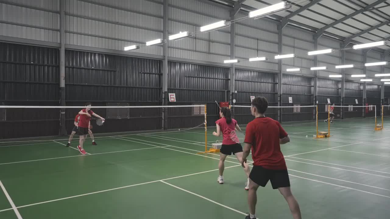 “羽毛球精神”赛点视频下载