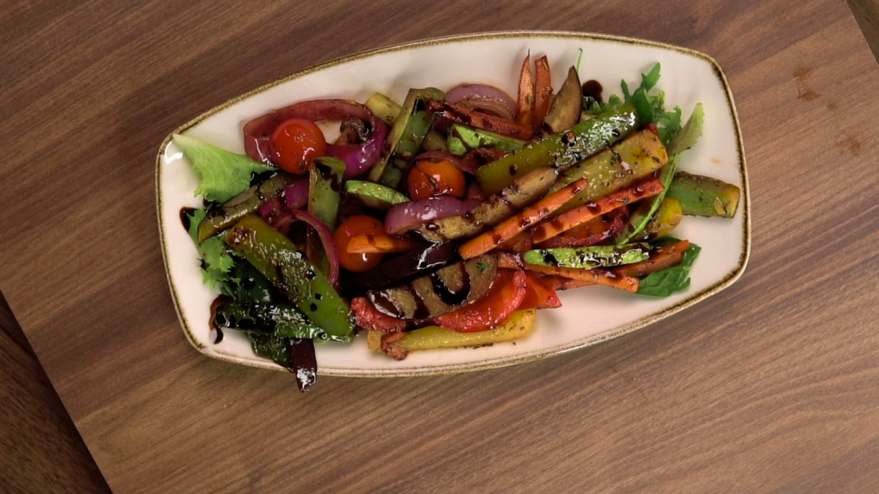 蔬菜沙拉汤视频视频素材