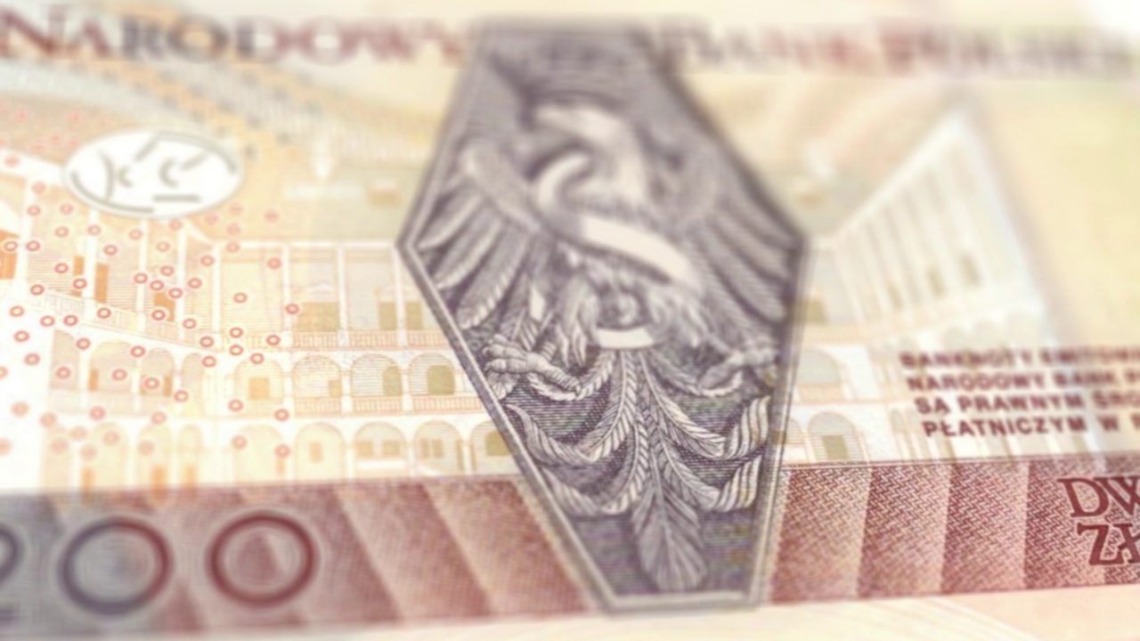 波兰200兹罗提钞票观察和储备面跟踪摄影车拍摄200波兰兹罗提钞票当前200波兰兹罗提钞票4k分辨率股票视频-波兰货币货币背景金融通货膨胀视频素材