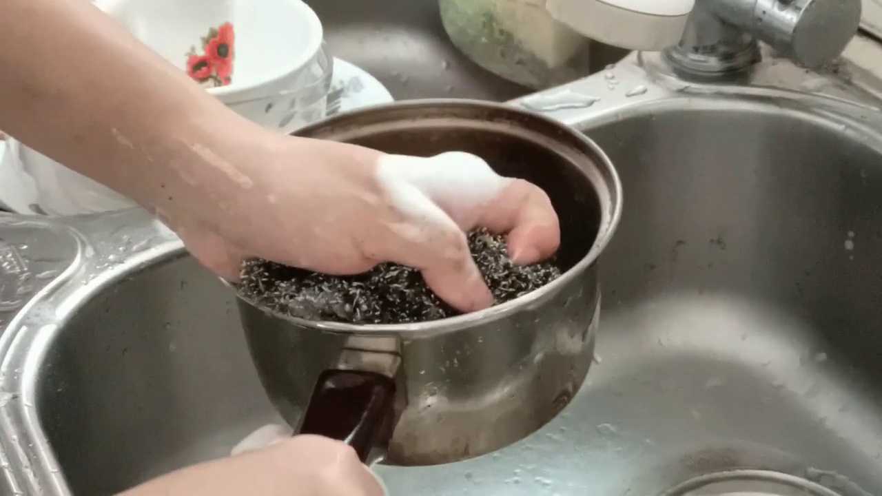 洗锅视频素材