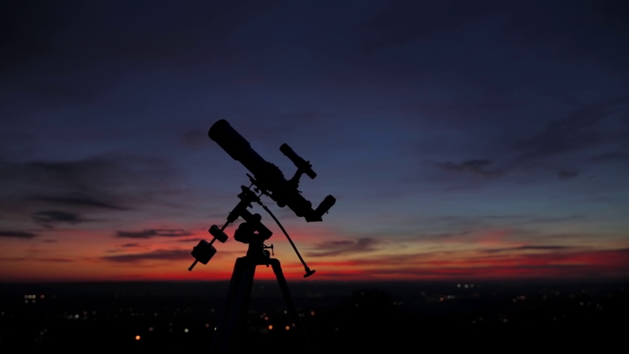 望远镜的轮廓:用于观察空间和天文物体的望远镜的轮廓视频素材