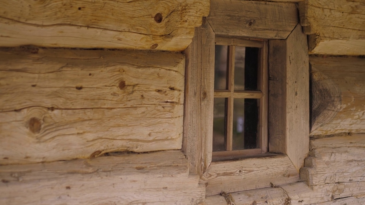 房子里的旧木窗视频下载