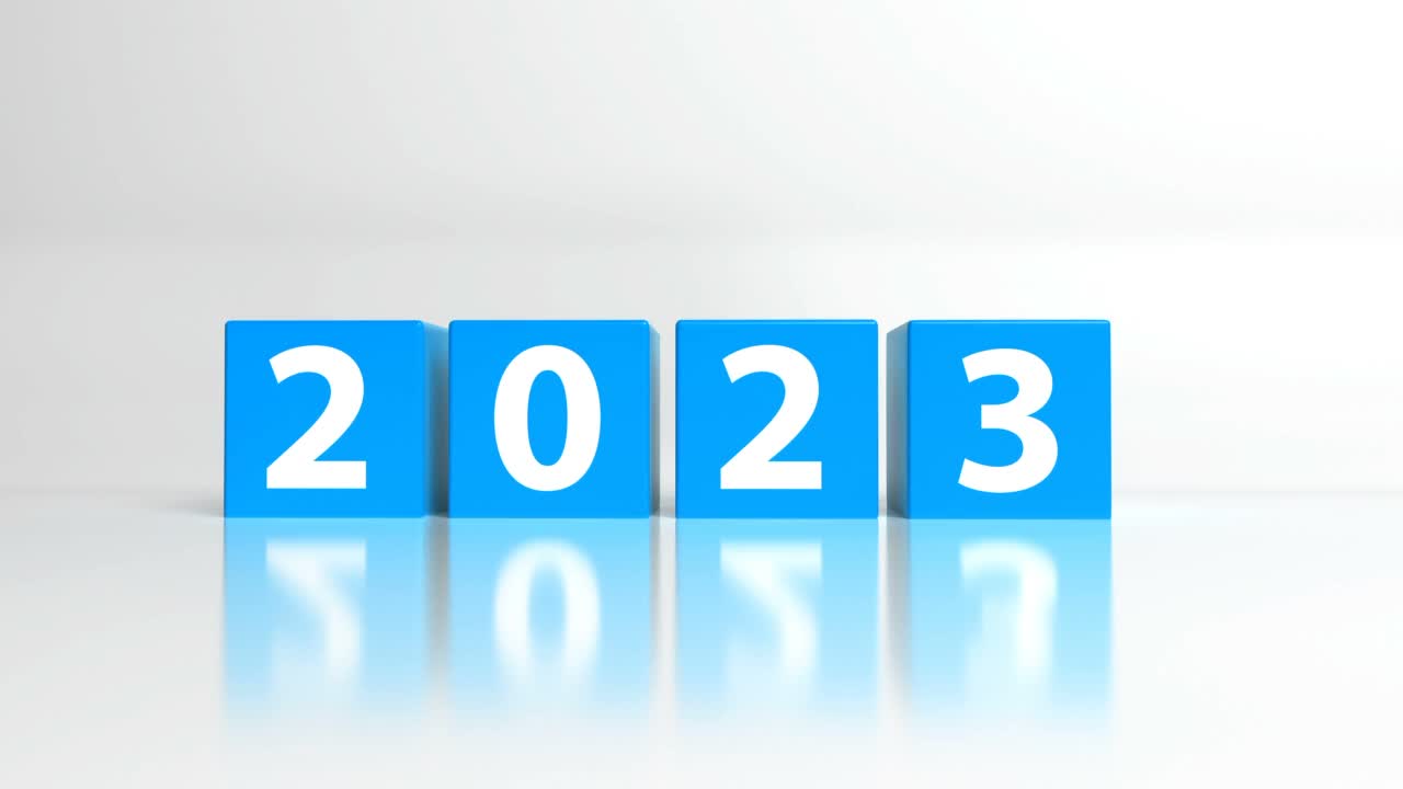 2024年即将来临。新年概念与蓝色立方体视频下载