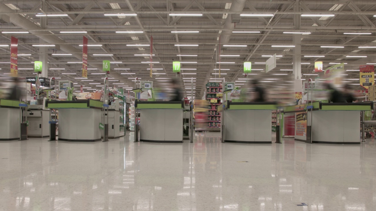 顾客在超市收银台付款的时间间隔视频素材