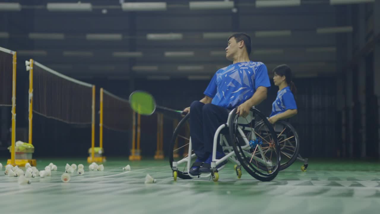 享受生活-亚洲残障人士训练羽毛球视频下载