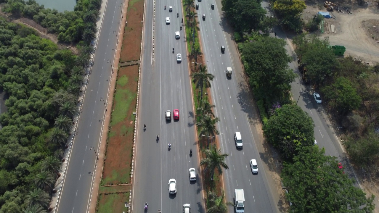 新孟买显示现代道路和市政公司的未经编辑的镜头视频下载