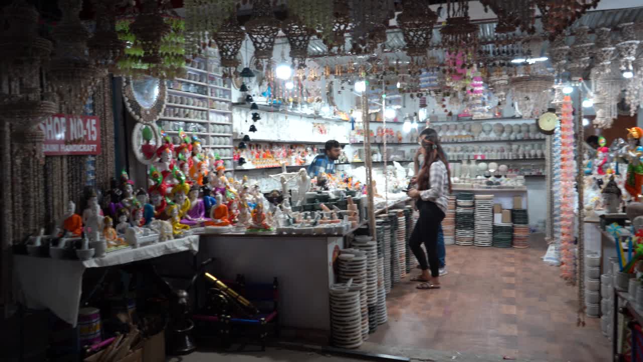印度Bhedaghat的工艺品店视频下载