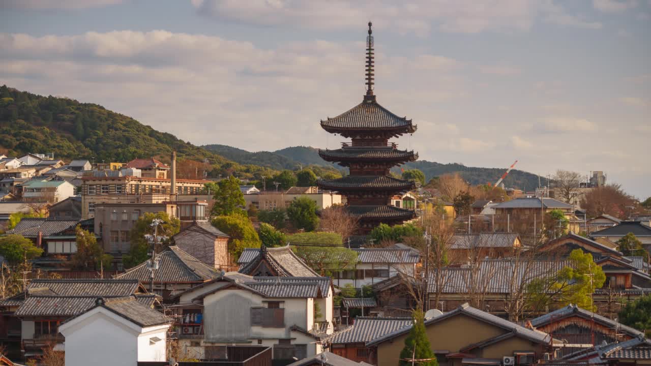京都，日本旧城的天际线在东山区视频素材