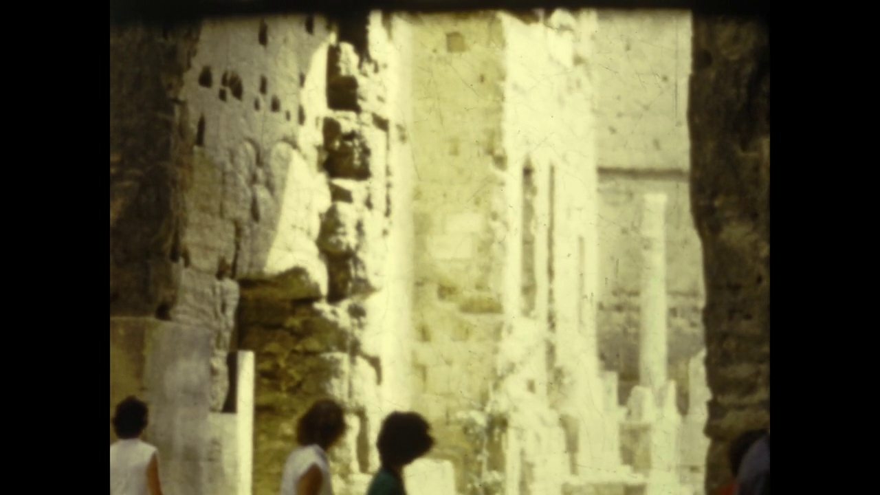 1955年的法国，阿维尼翁村的景色视频素材
