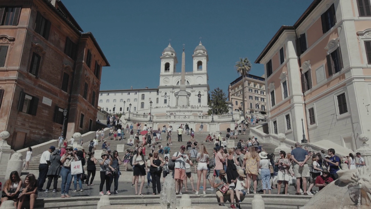 罗马Trinità dei Monti著名的西班牙台阶视频素材