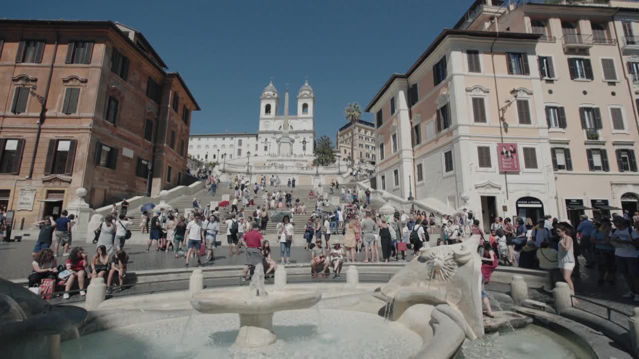 罗马Trinità dei Monti著名的西班牙台阶视频素材
