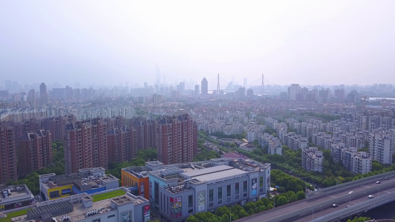 鸟瞰金桥城市在上海，中国视频素材
