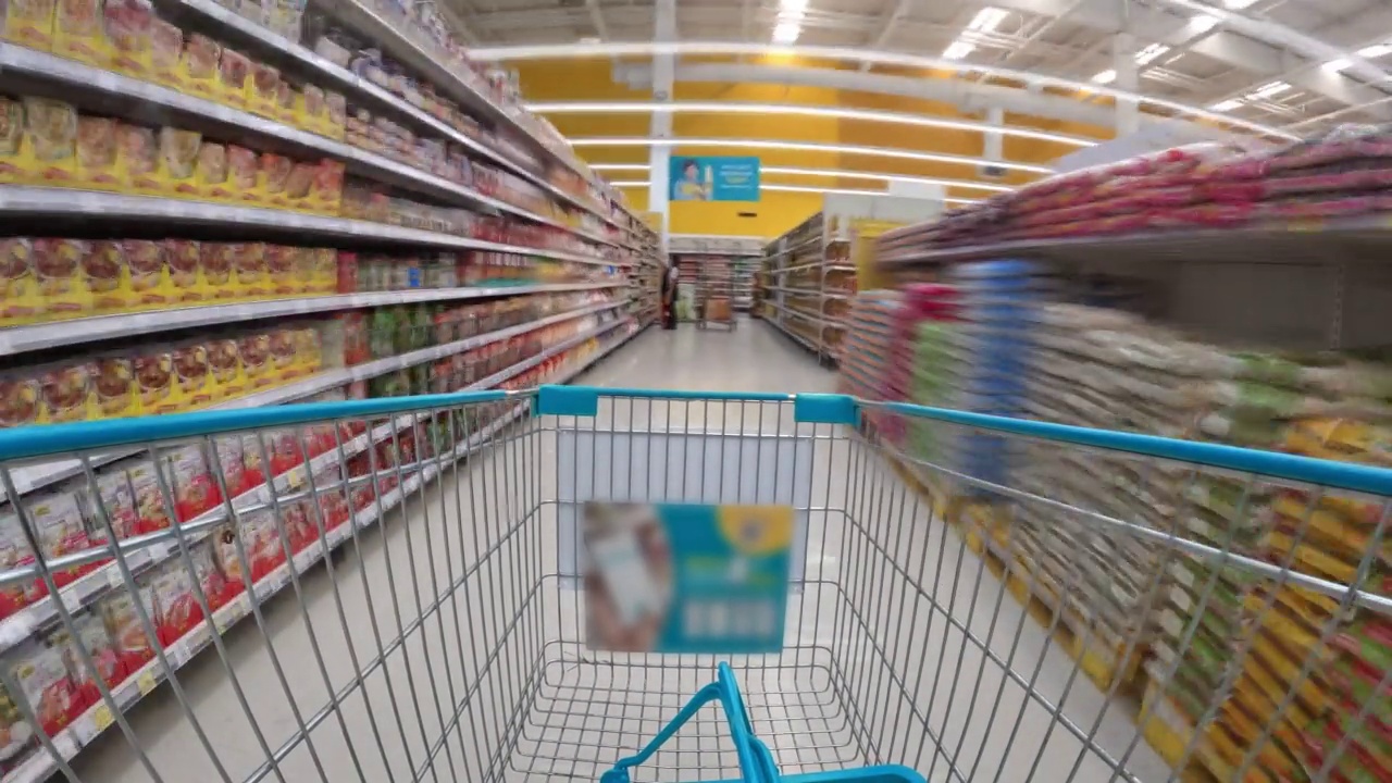 超市里的购物车，时间流逝视频素材
