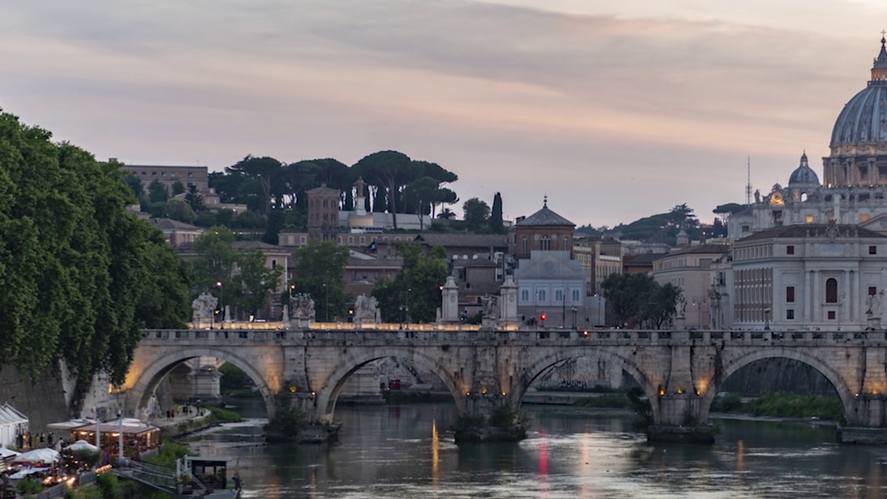 罗马日落在圣安杰洛桥和台伯河视频素材