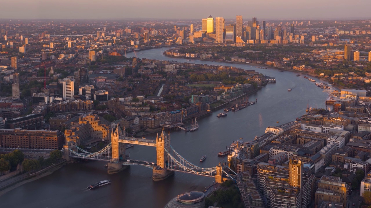 升高，全景日落时间推移的地平线伦敦视频素材