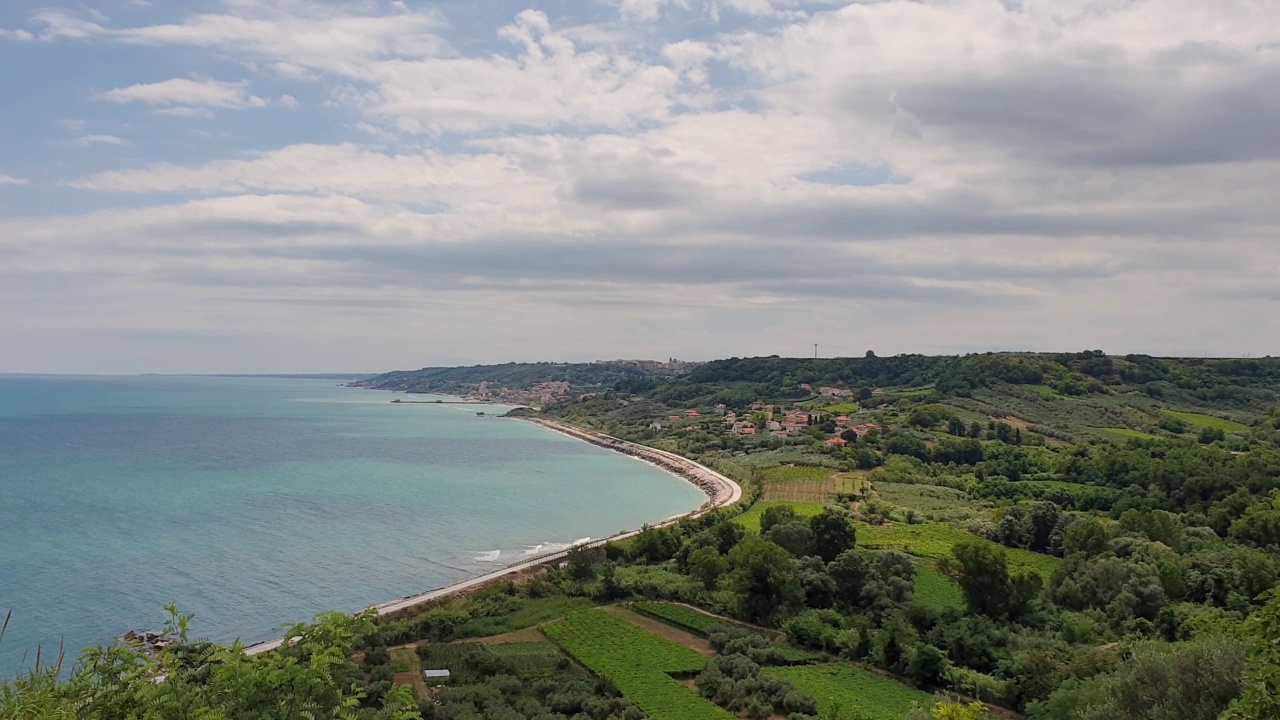 意大利，夏日的特拉波奇海岸全景视频素材