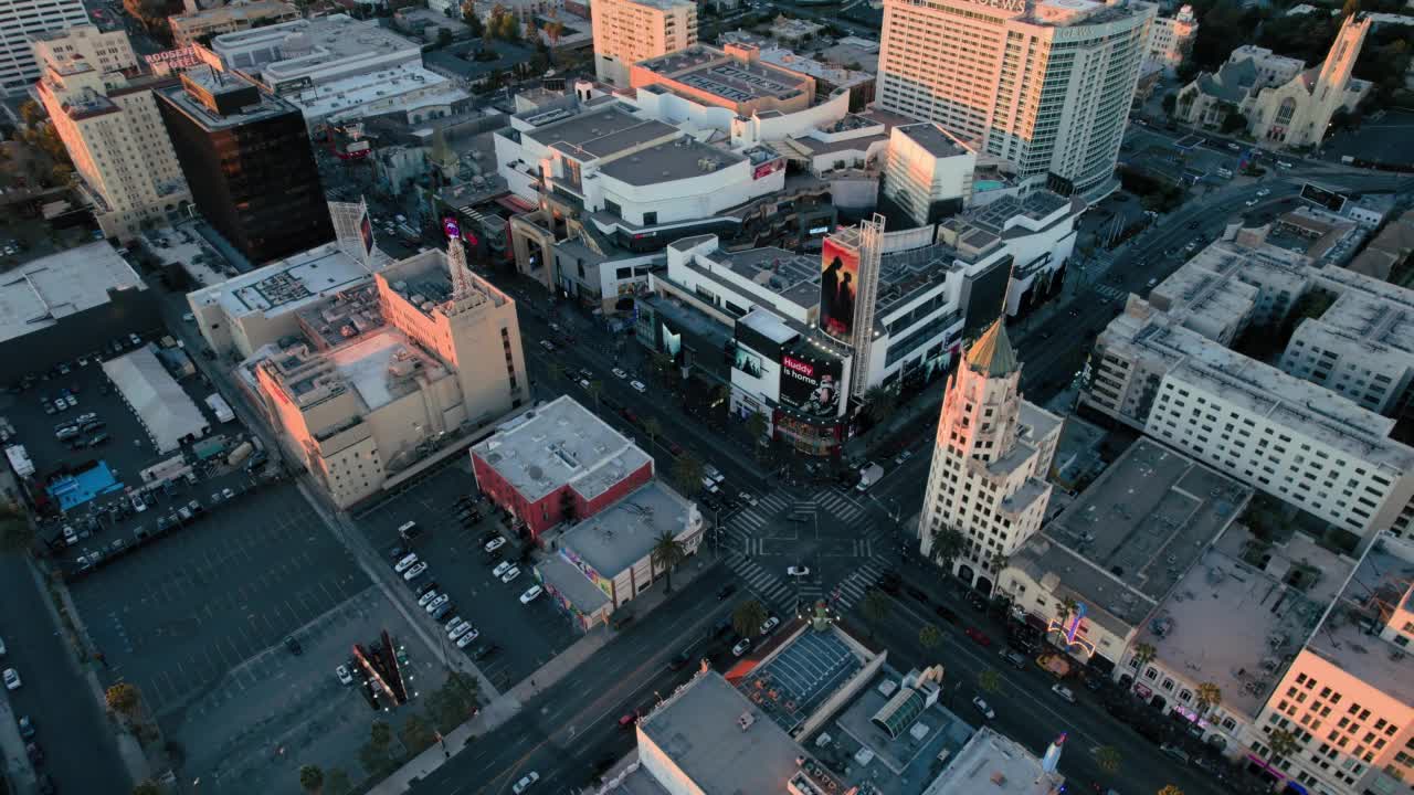 无人机俯瞰好莱坞星光大道，好莱坞大道，藤街，洛杉矶，加州，美国，北美视频素材