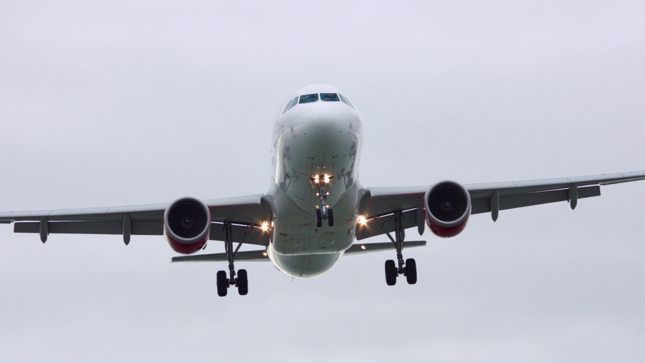 MS空客A320在旧金山上空降落视频素材