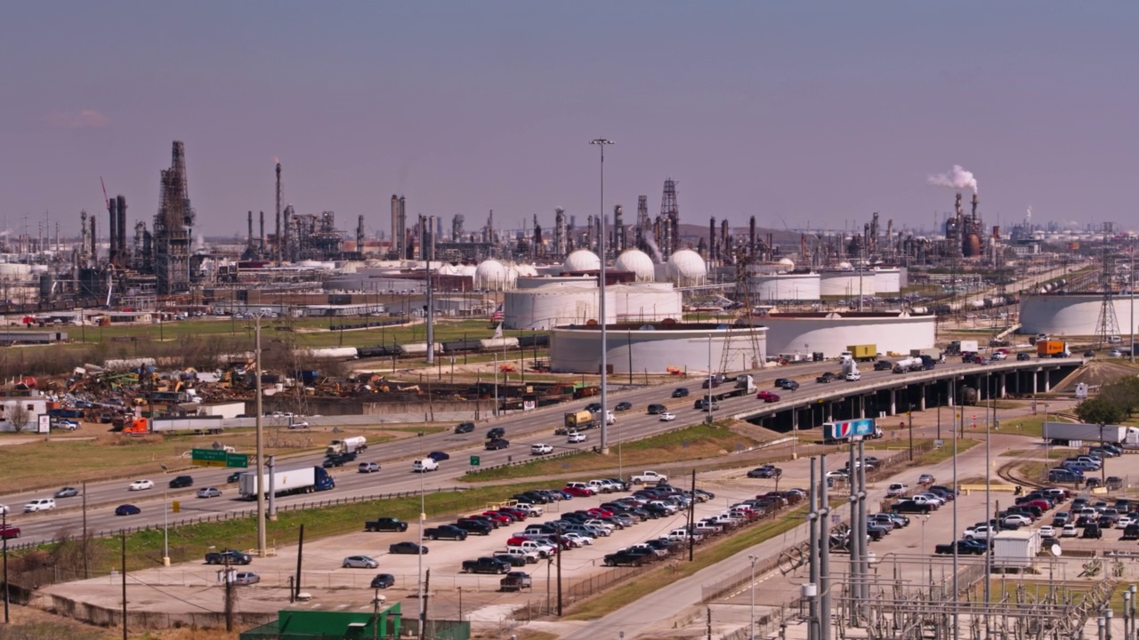 休斯顿工业设施的鸟瞰图，德克萨斯州视频素材