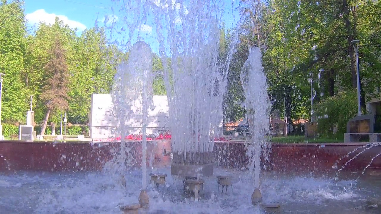 公园里的喷泉视频素材
