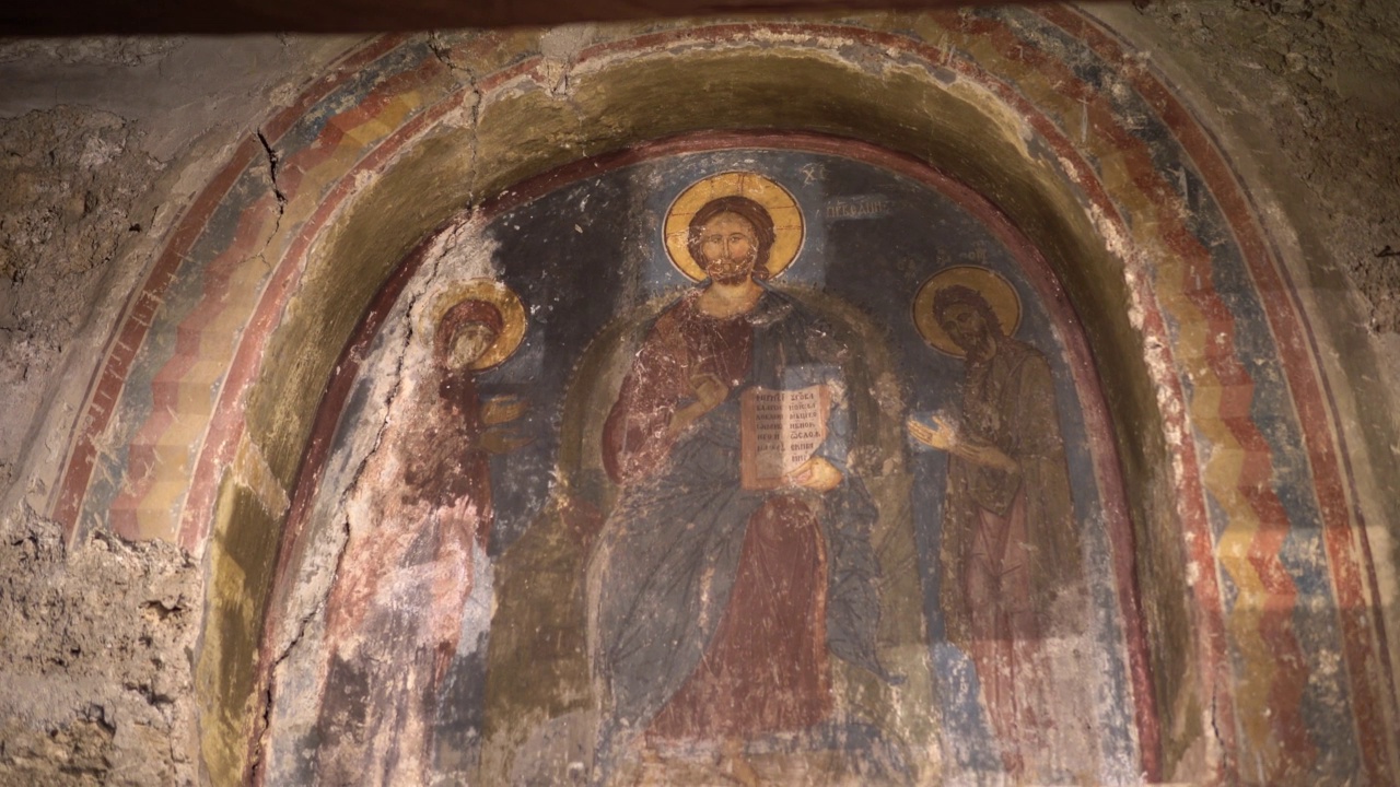 正教修道院墙上的壁画视频下载