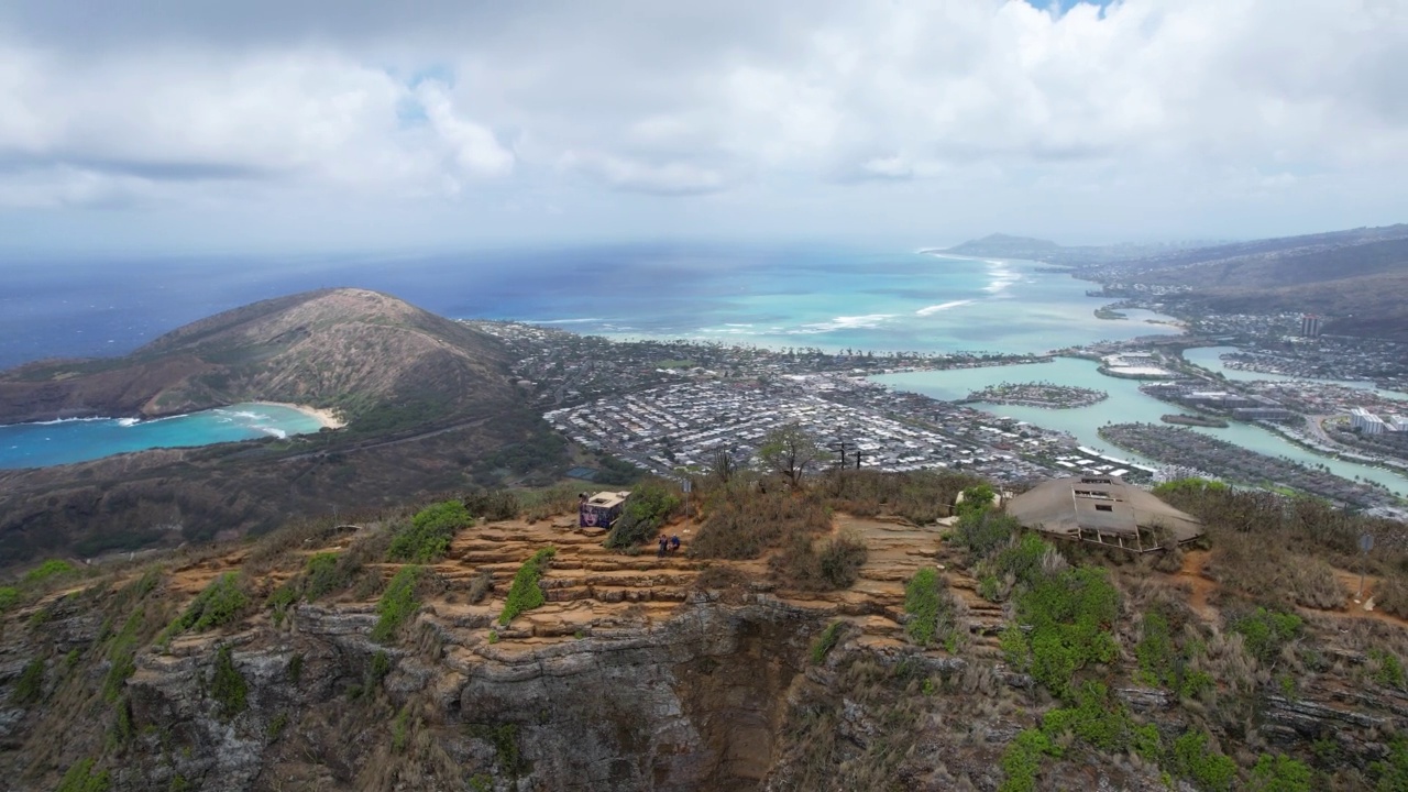 无人机拍摄的著名的卡伊威海岸线，瓦胡岛南岸，夏威夷视频素材