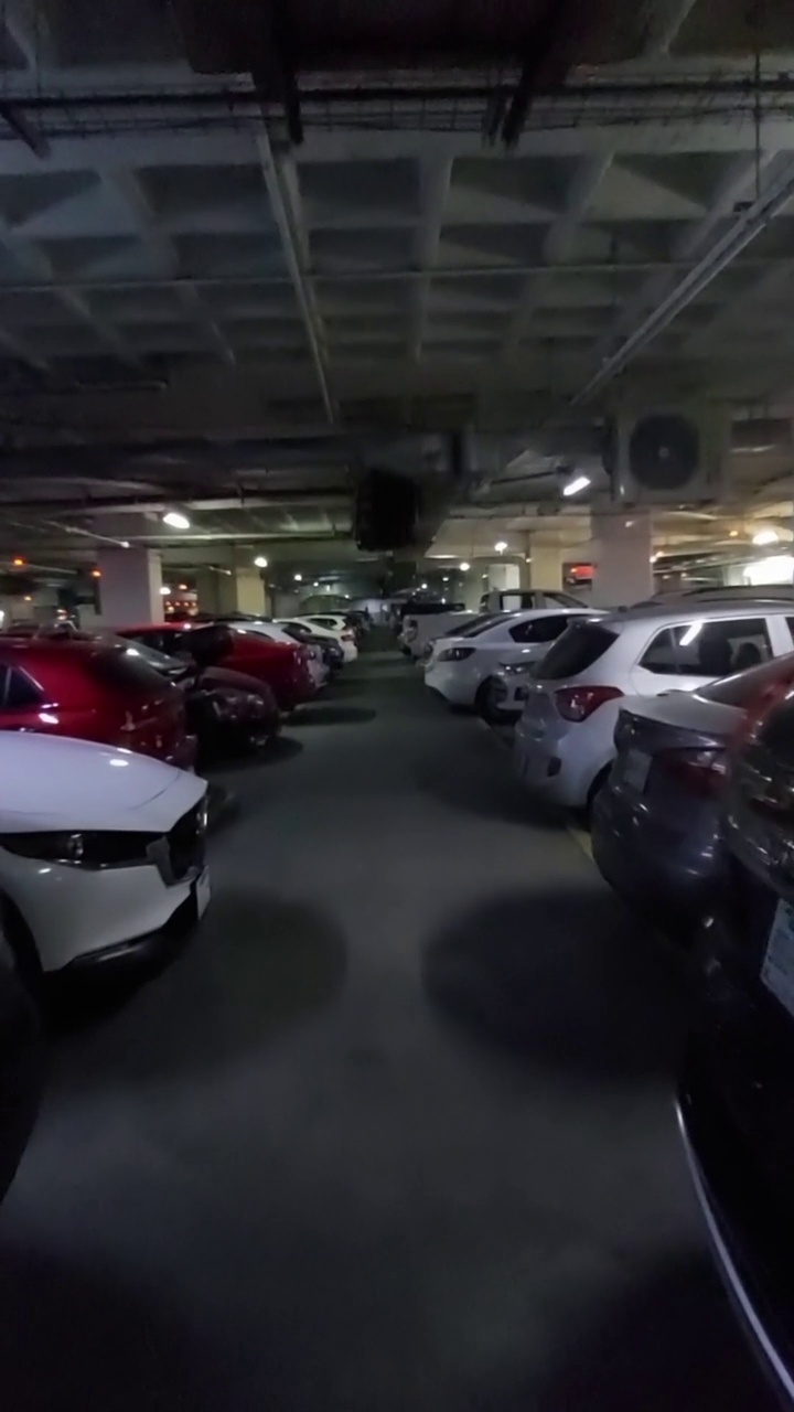 大型地下停车场视频素材