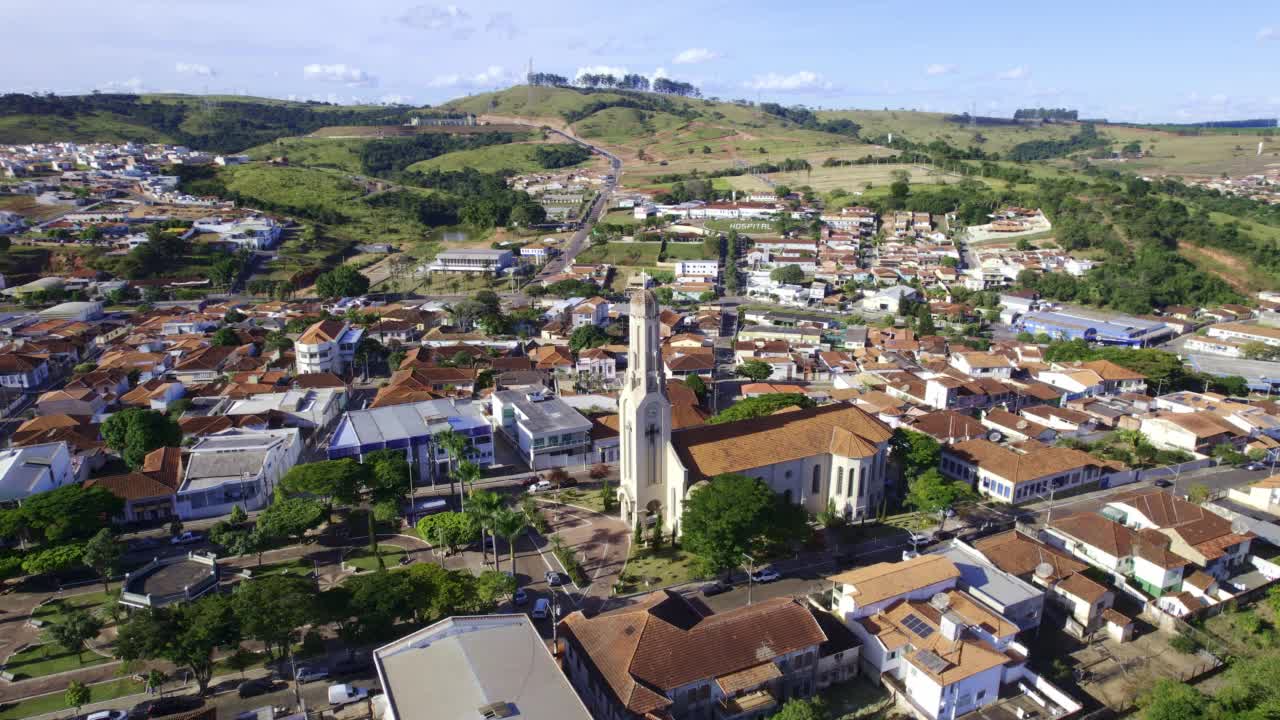 鸟瞰小镇Cassia，南部米纳斯吉拉斯，巴西。视频下载
