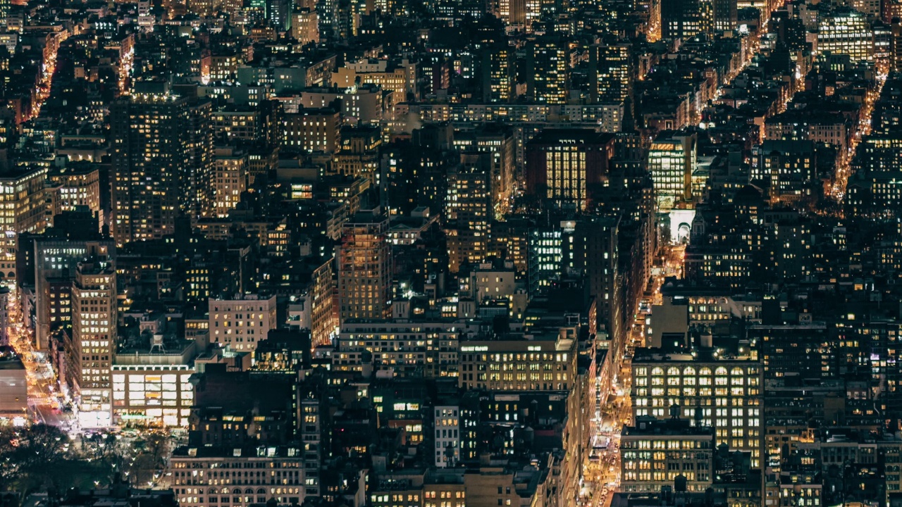T/L鸟瞰图在曼哈顿的夜晚/纽约视频下载