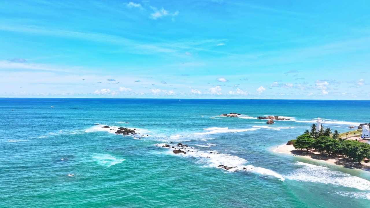 鸟瞰斯里兰卡美丽的加勒堡和灯塔视频素材